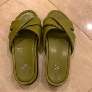 COPY - Vince Camuto Slides NWOT size 8